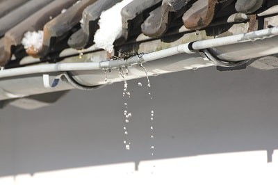 Regenpijp ontstoppen